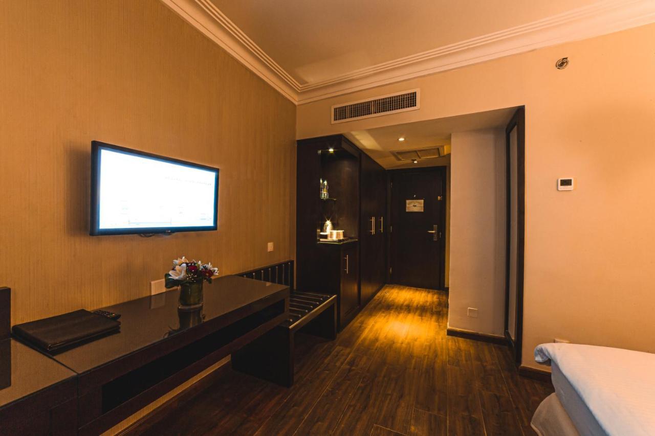 Oryx Hotel Aqaba Bagian luar foto A room at the hotel